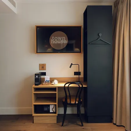 Townhouse Hotel