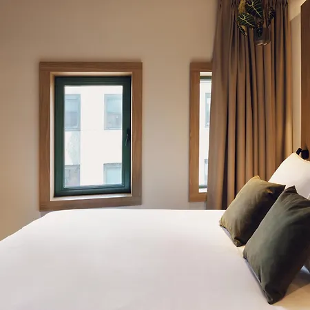 מלון Townhouse 4*